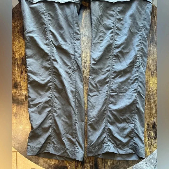 Columbia | Omni-Shield Convertible women’s pants. Size: 12 - Picture 3 of 16